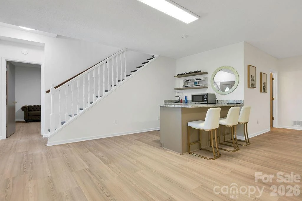 1388 King Road - Photo 32