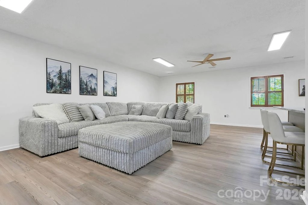 1388 King Road - Photo 34